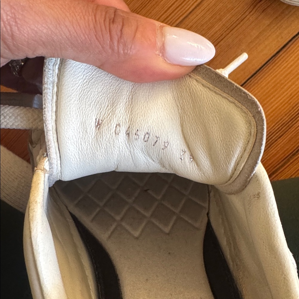 CHANEL Classic White Lace-Up Sneakers - Picture 3 of 4